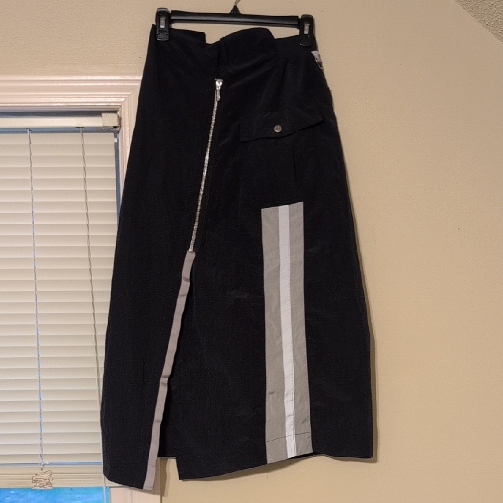 Los Angeles Dream Maker Navy, Gray, And White Skirt